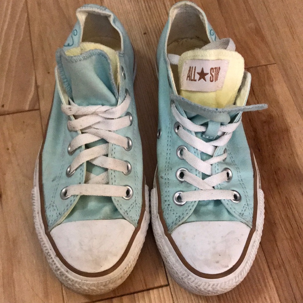 Converse all star low tops with bee details